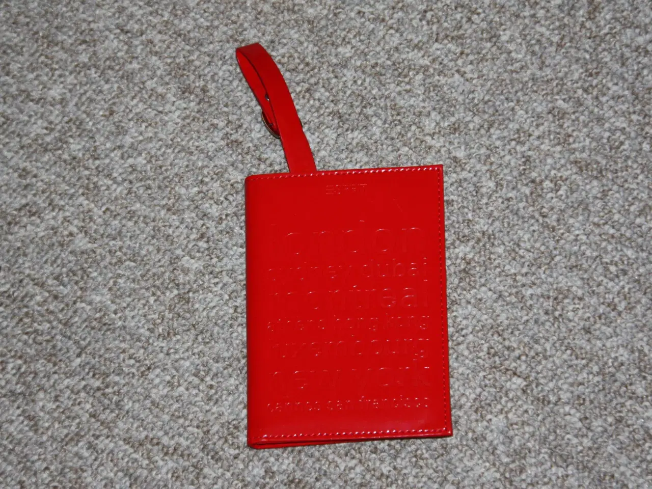 Billede 3 - Esprit kortholder samt kuffertmærker i rød lak
