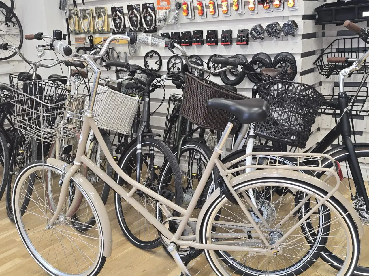 Billede 2 - Cykel 3 gear 12 måneders garanti 