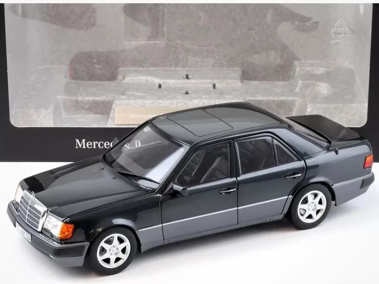 Billede 1 - 1:18 Mercedes E500 W124