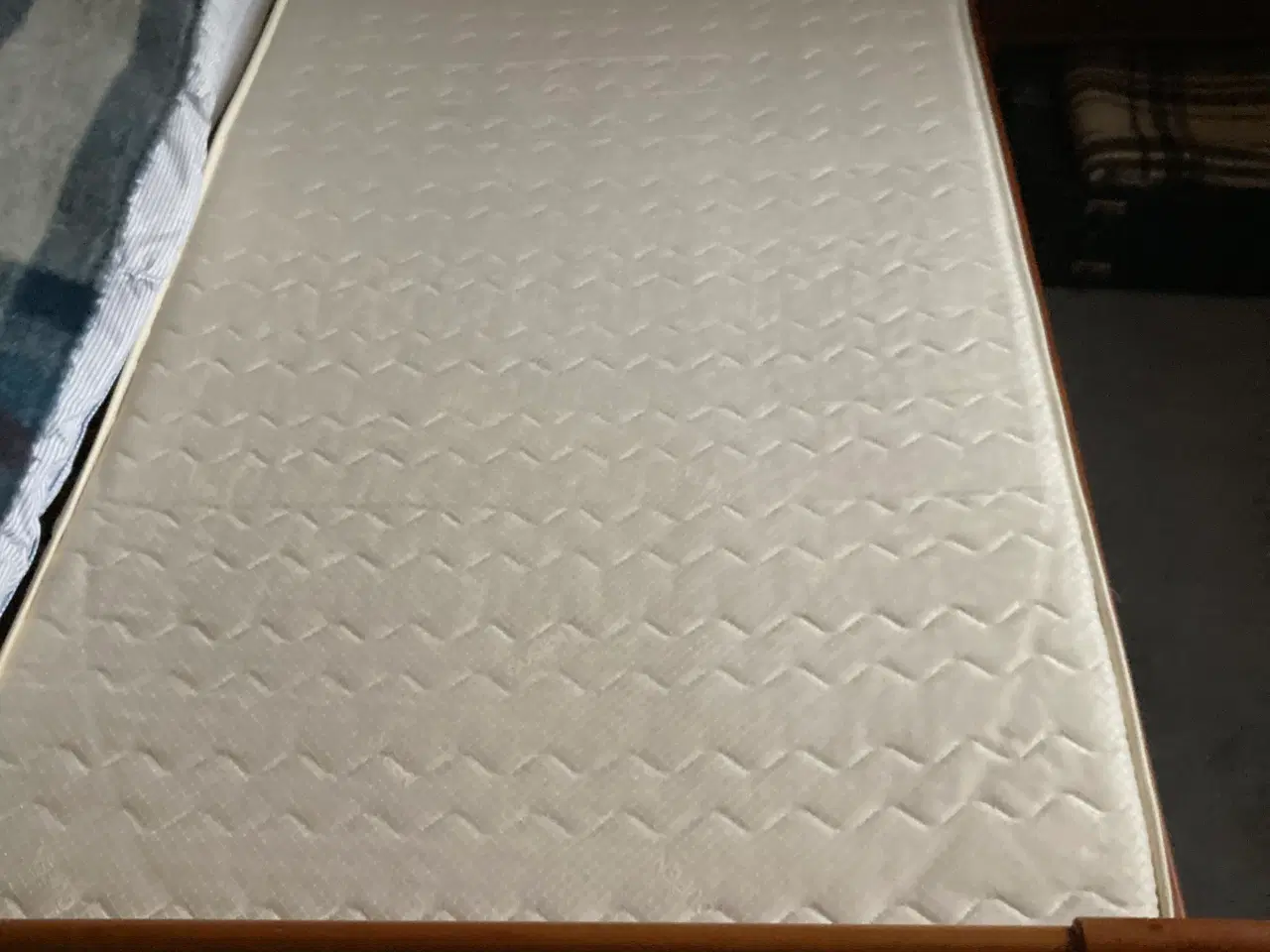 Billede 2 - tiktræ enekltsmands seng