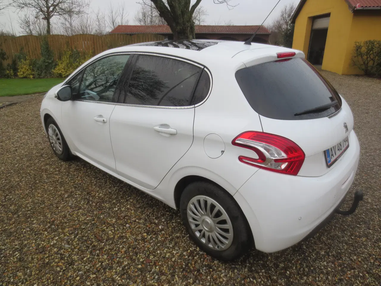 Billede 10 - Peugeot 208 1.2 i Årg 2015. Km 77000. 