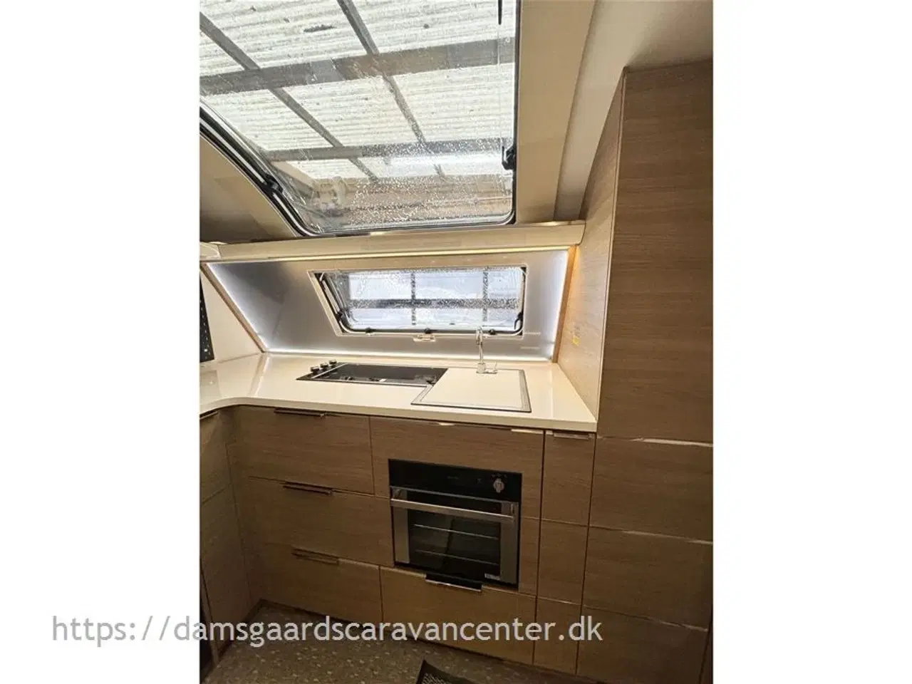 Billede 6 - 2017 - Adria Adora 613 HT   Enkeltsenge-Endekøkken-Endebad-Mover-Telt