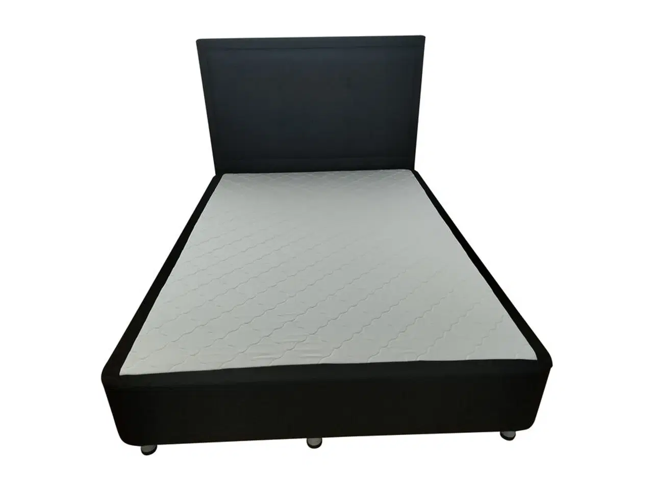 Billede 2 - Dobbeltseng på 180x200 cm betrukket med sort stof og leveres med  gavl