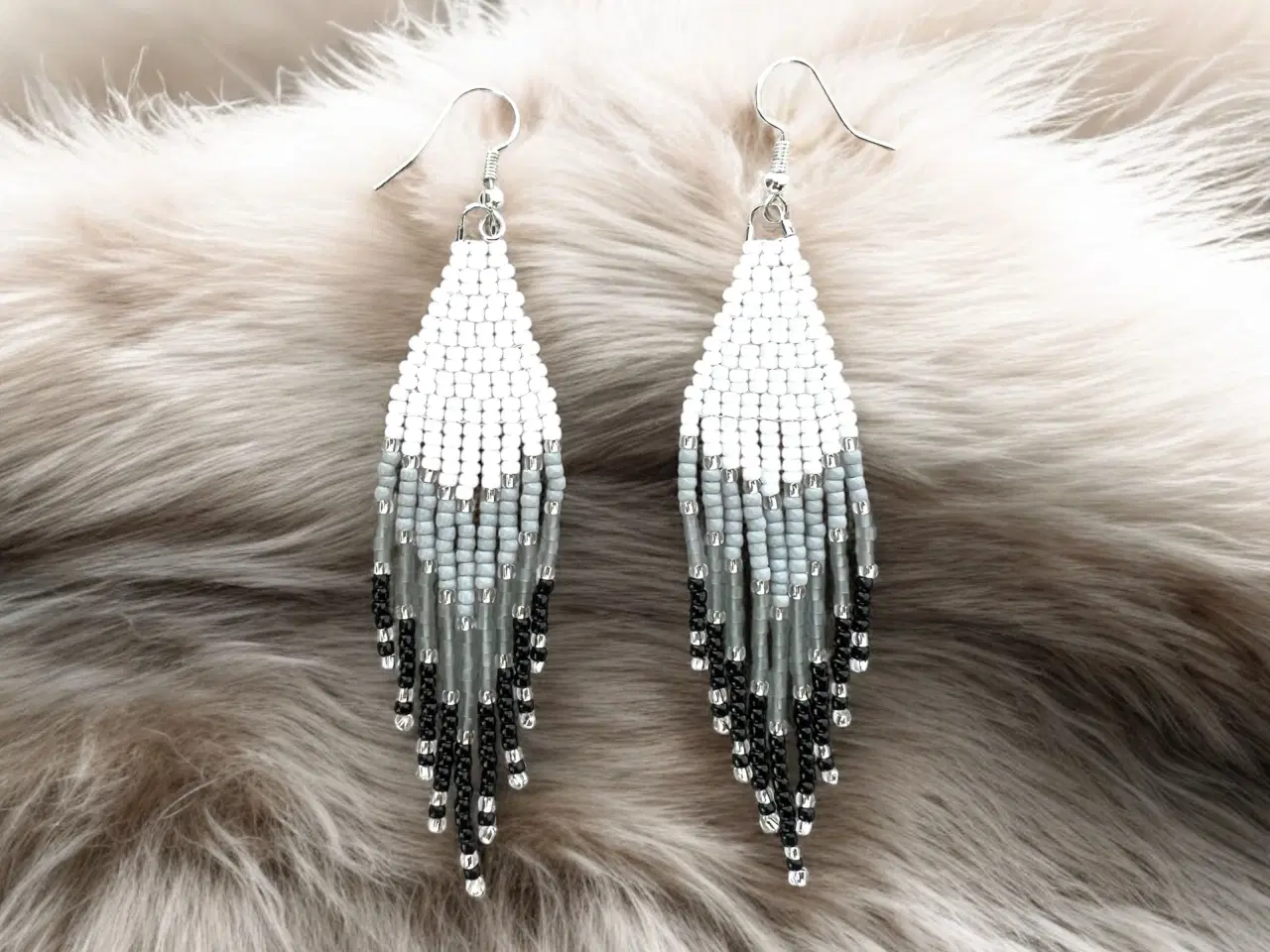 Billede 1 - Grønlandske øreringe, håndlavede 