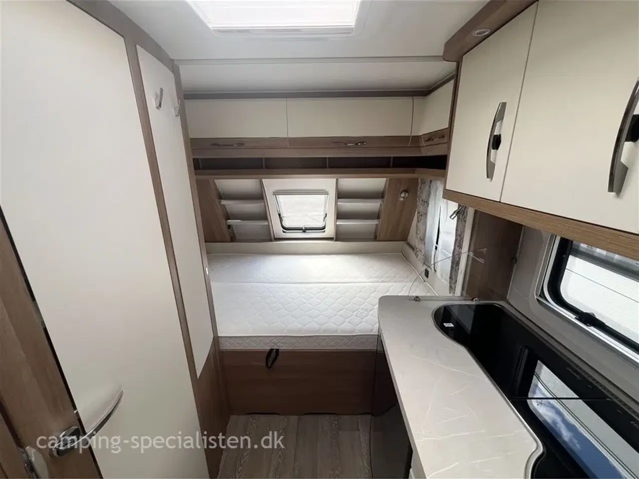 Billede 10 - 2021 - Hobby De Luxe 440 SF   2021 Hobby 440 SF De Luxe med vildt udstyr - se den nu hos Camping-Specialisten.dk