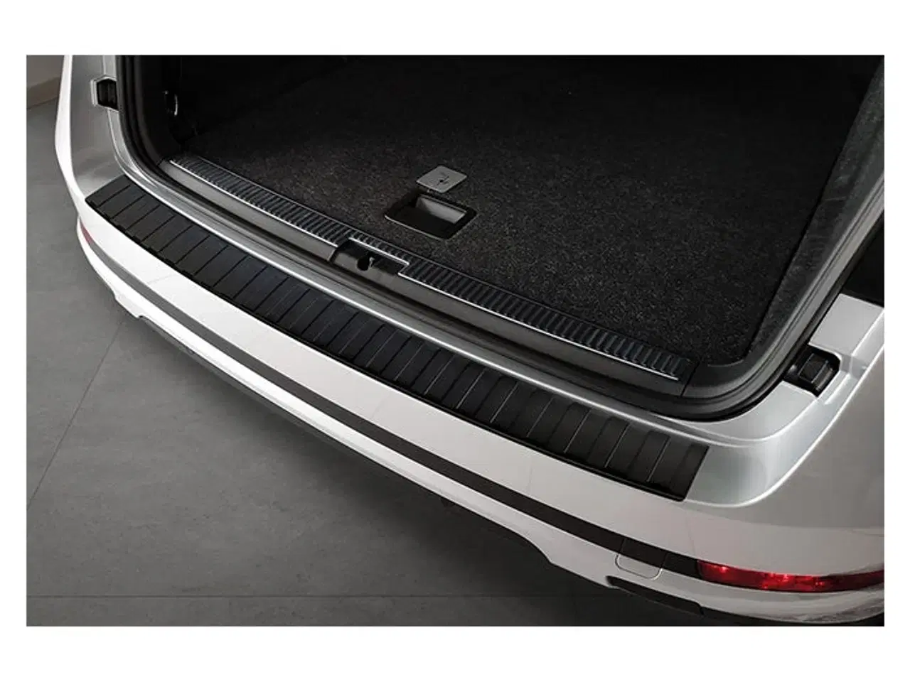 Billede 1 - Læssekantbeskytter Skoda Superb Combi 2015-2023 Matsort