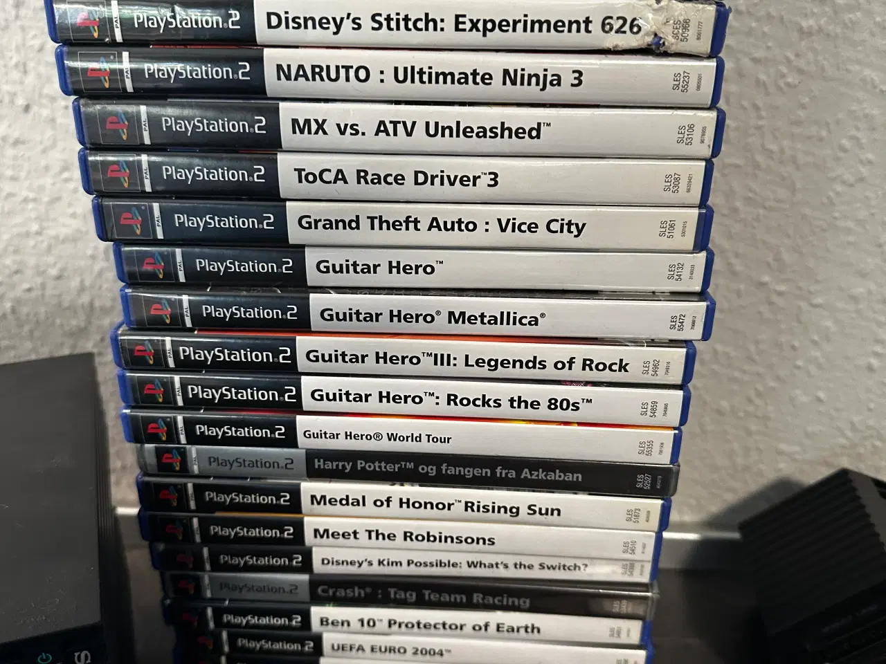 Billede 2 - Playstation 2 pakke med 2 maskiner og 27 spil