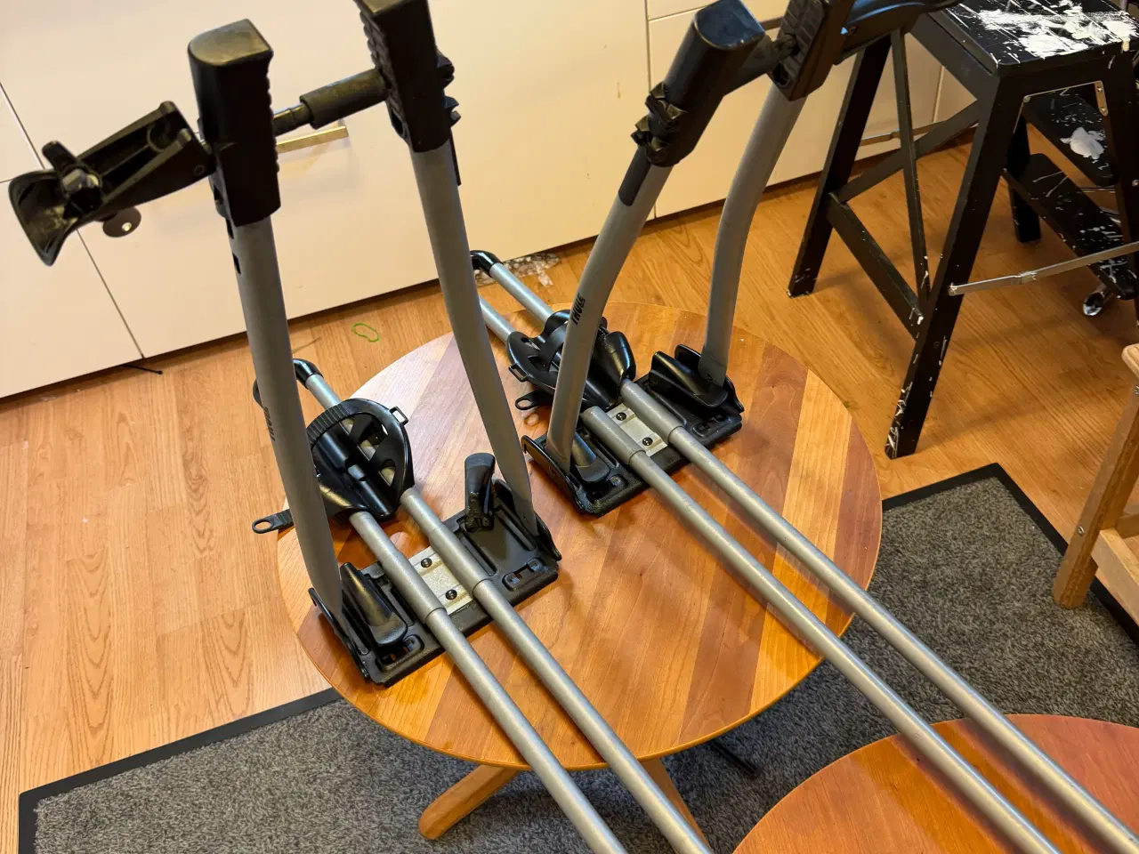 Billede 2 - Thule cykelholder 2 stk