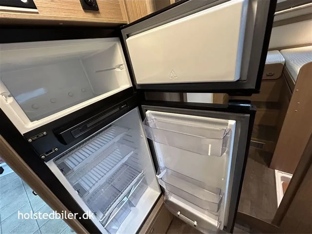 Billede 13 - 2019 - Carado T 447 Emotion   Automatgear - 2 senge og hæve/sænkeseng.