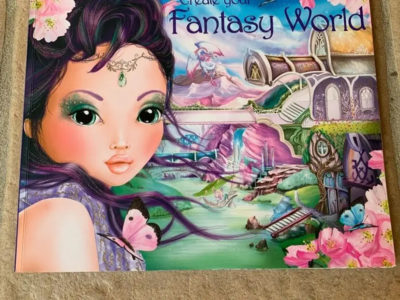 Billede 1 - Kreativ bog Fantasy World