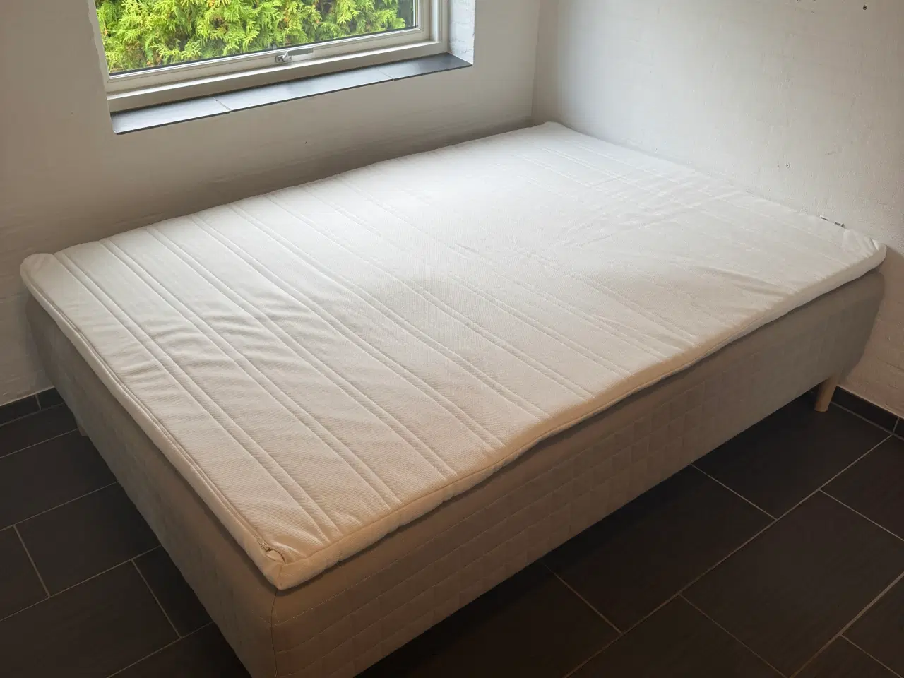 Billede 2 - Boxmadras, model Skårer med topmadras