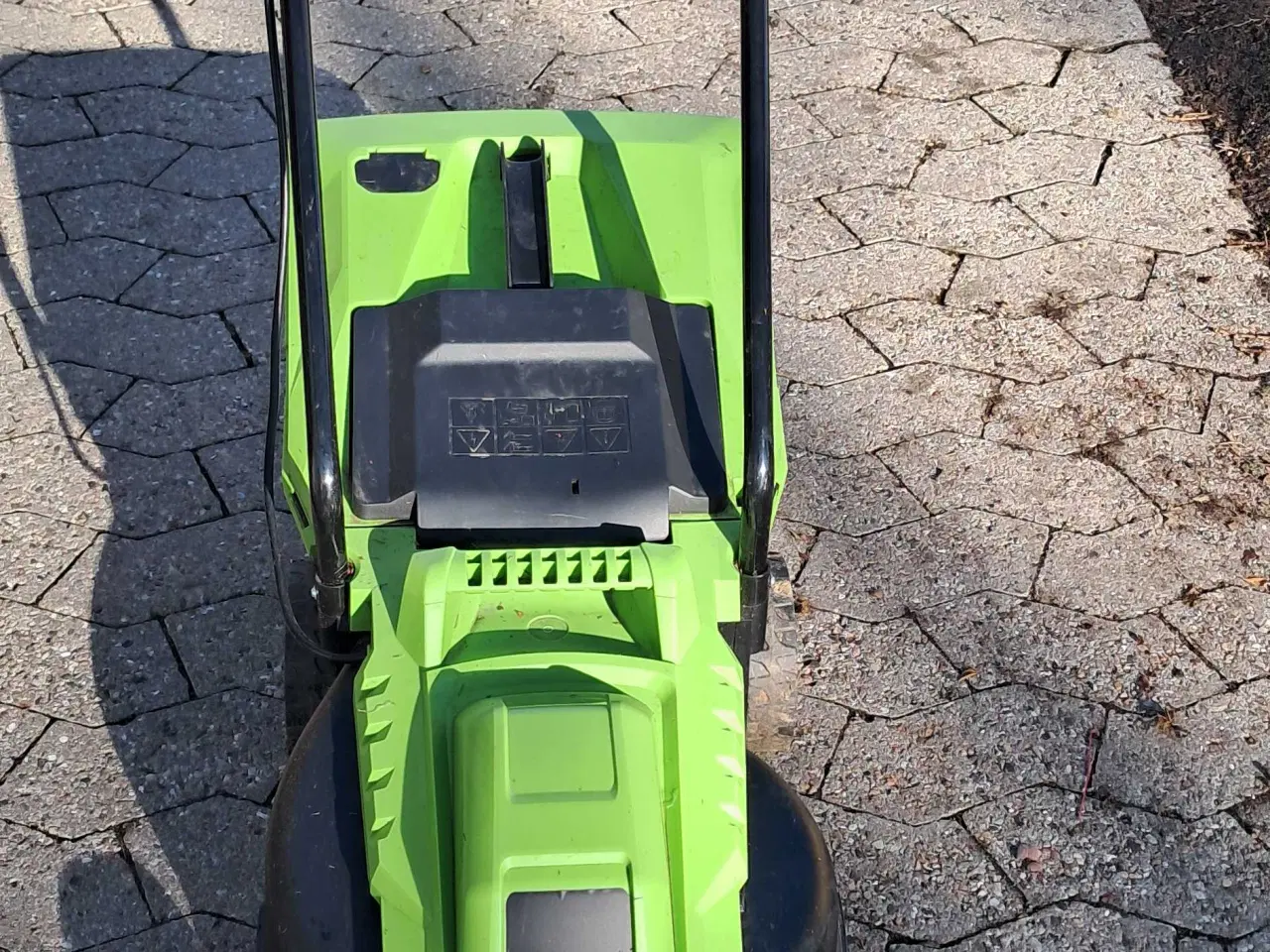 Billede 5 - Plæneklipper og dykpumpe 