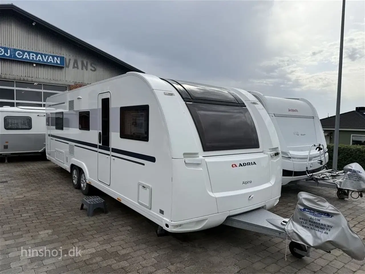 Billede 1 - 2019 - Adria Alpina 753 UP   Lækker vintervogn med dobbeltseng, rundsiddegruppe fra Hinshøj Caravan