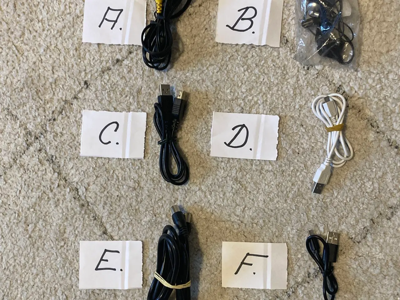 Billede 16 - Oprydningssalg - forsk. elektronik kabler