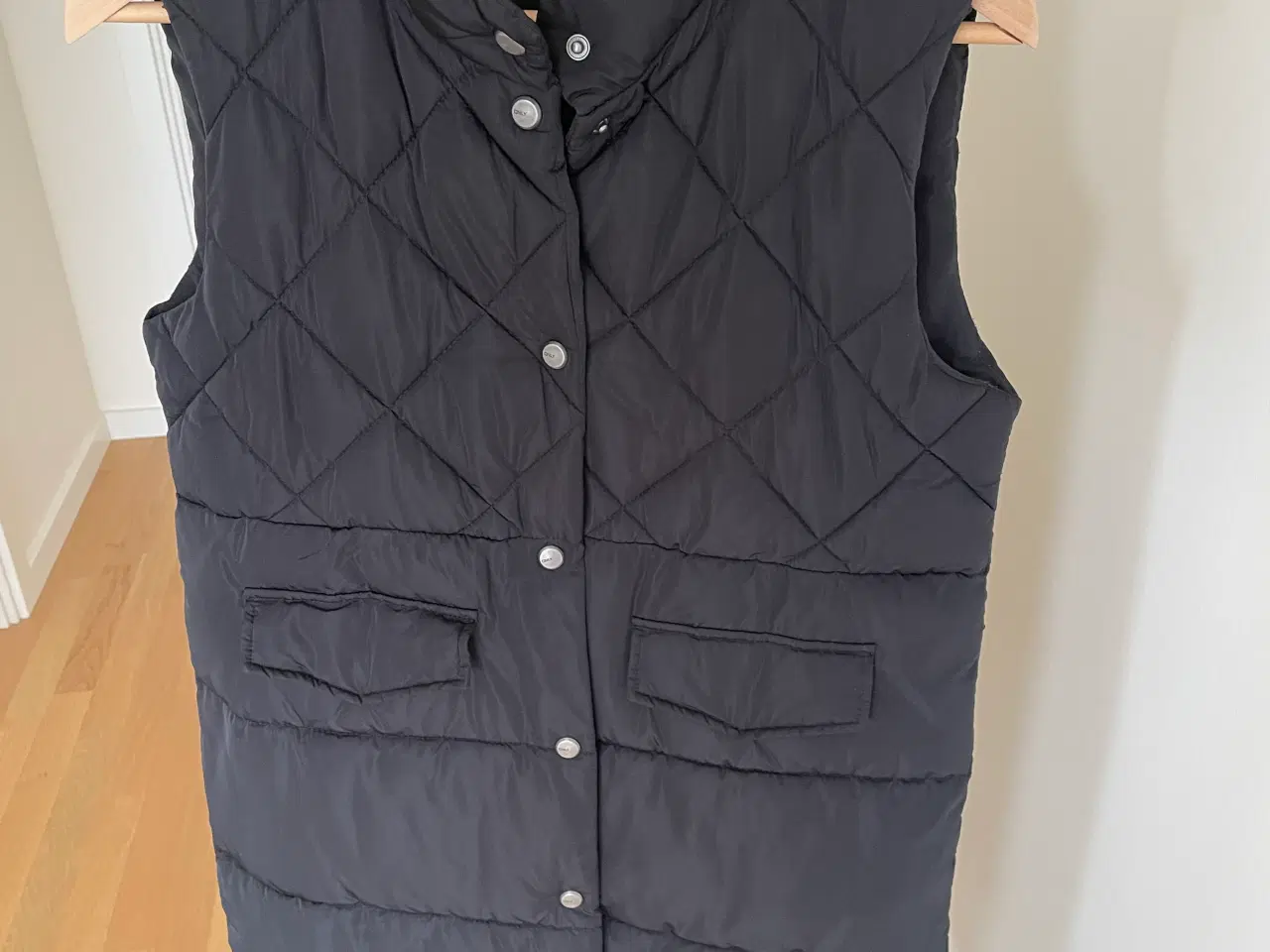 Billede 3 - Lang sort vest str S (M)