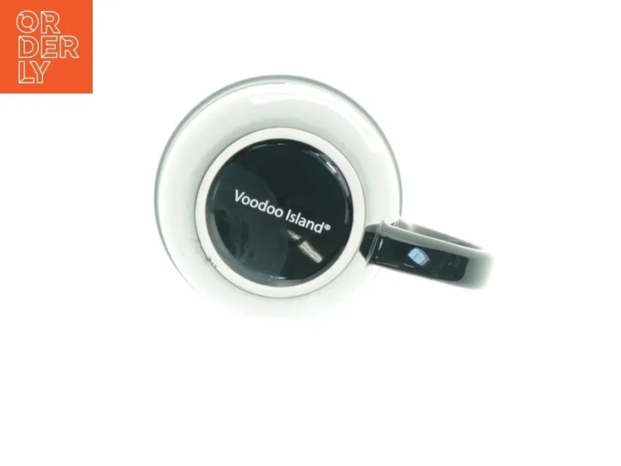 Billede 4 - Sort keramikkrus med piratmotiv fra Voodoo Island (str. 10,5 x 9 cm)