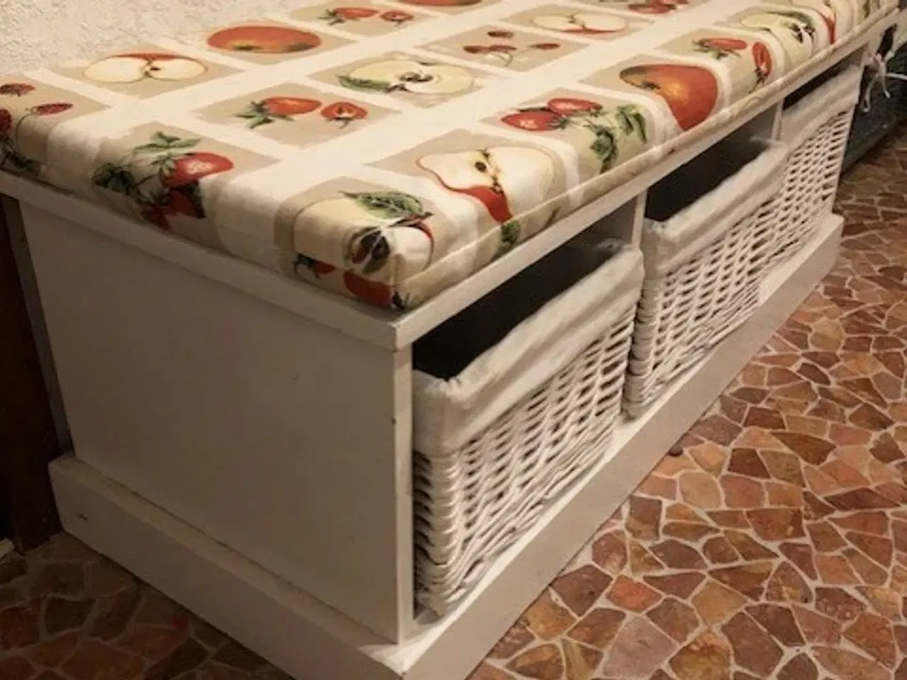 Billede 2 - Opbevarings bænk med kurve