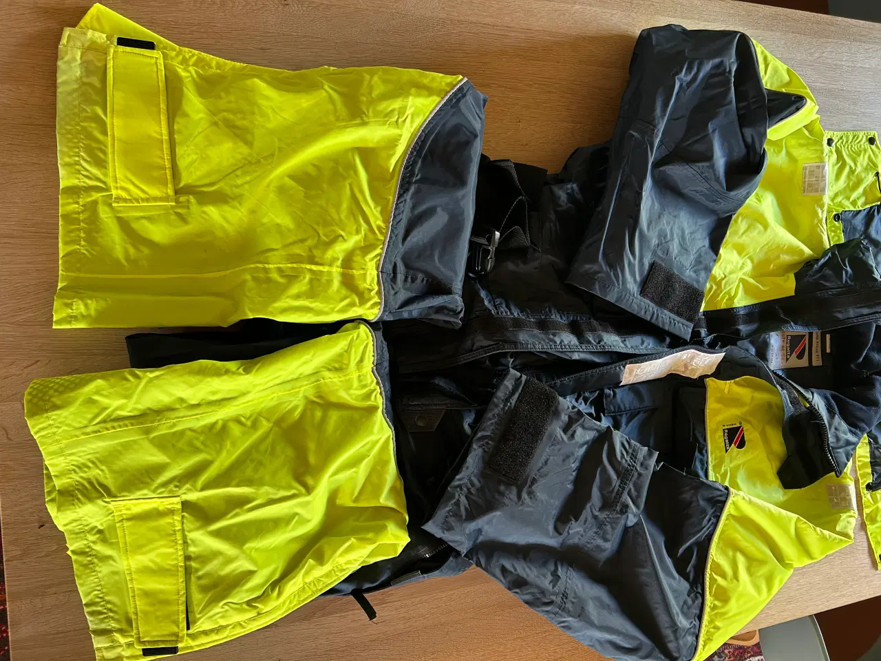 Billede 2 - Flydedragt. Regatta Active 911. XL. Aldrig brugt