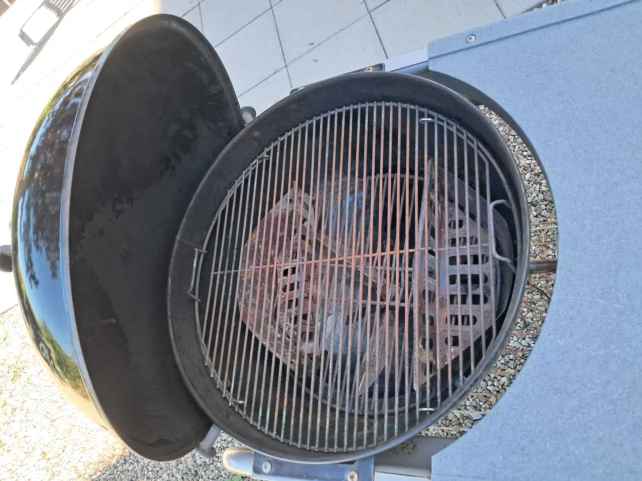 Billede 2 - Weber kuglegrill med gasstarter