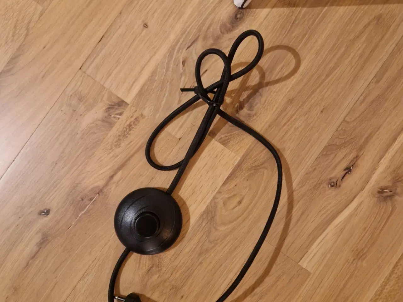 Billede 5 - Lampe incl flet/bambus skærm og pærer 