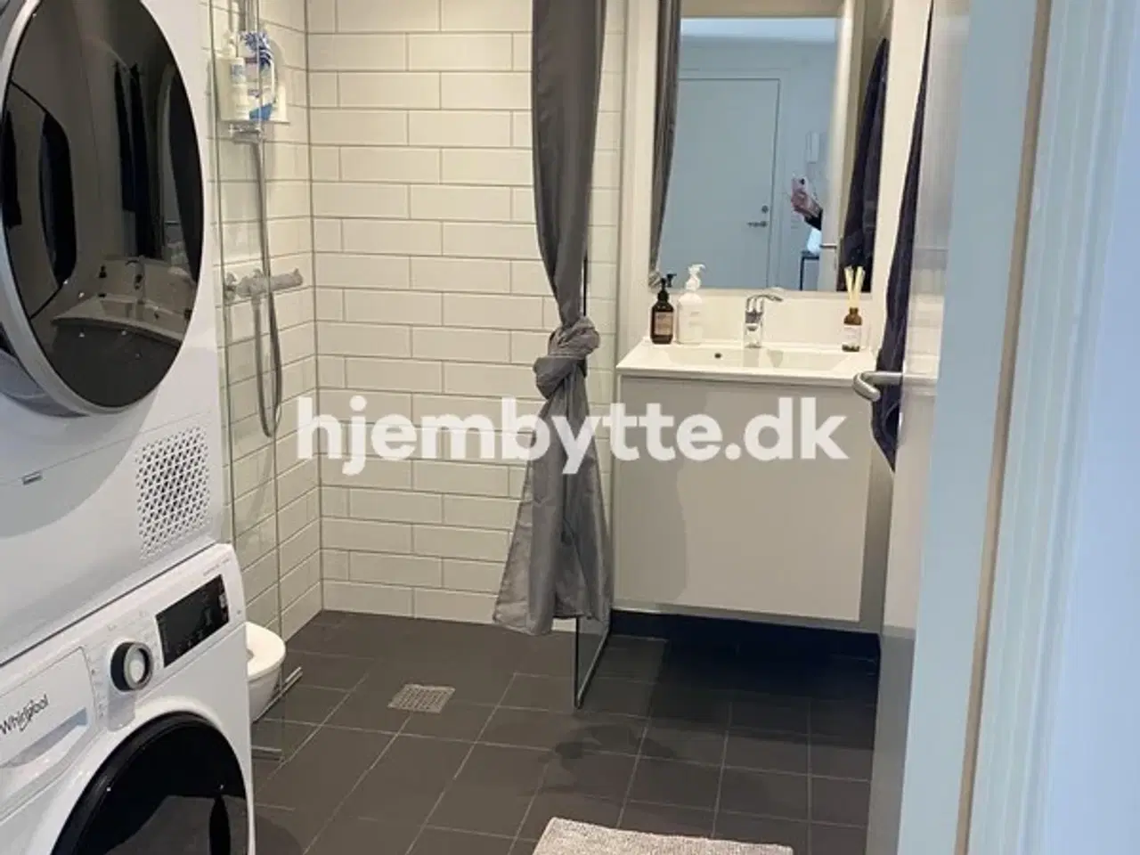 Billede 10 - Hjembytte - Rådhusdammen
