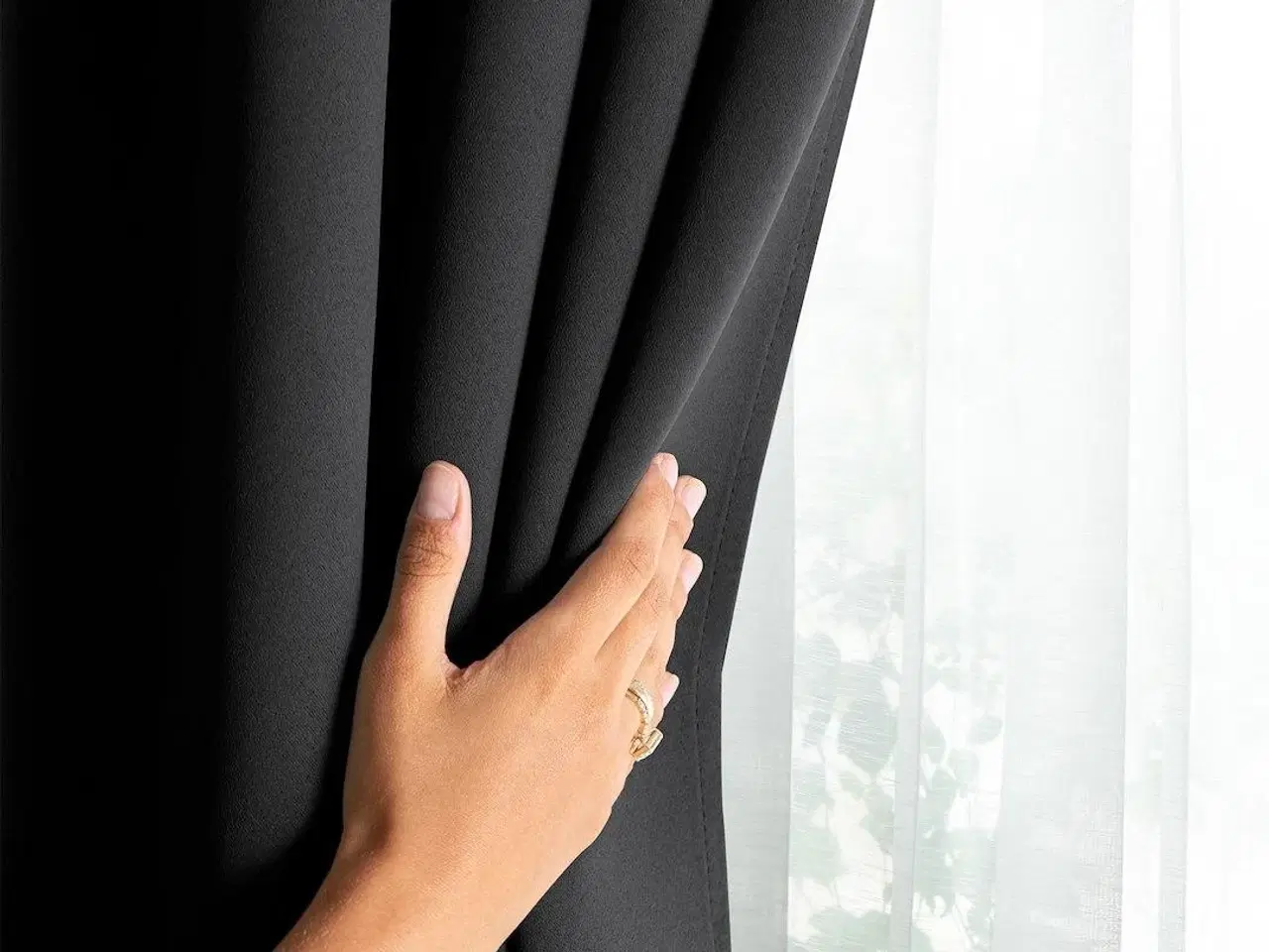 Billede 7 - Mørklægningsgardin blackout 140×245 cm – sort, sølvøskner – AmeliaHome