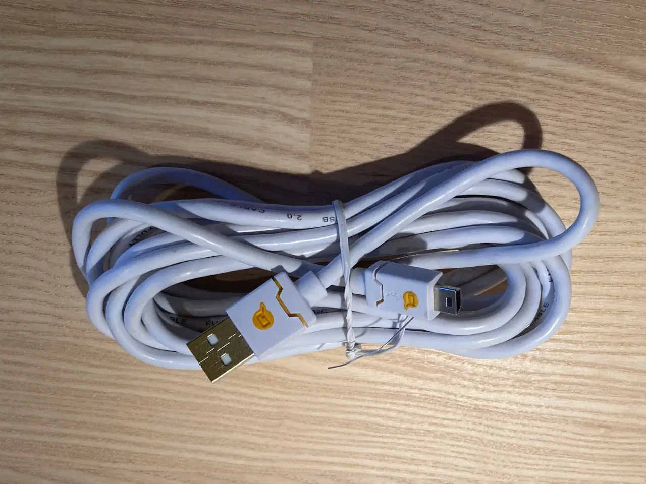 Billede 1 - Hvidt USB 2.0 kabel med USB-A/USB mini B.