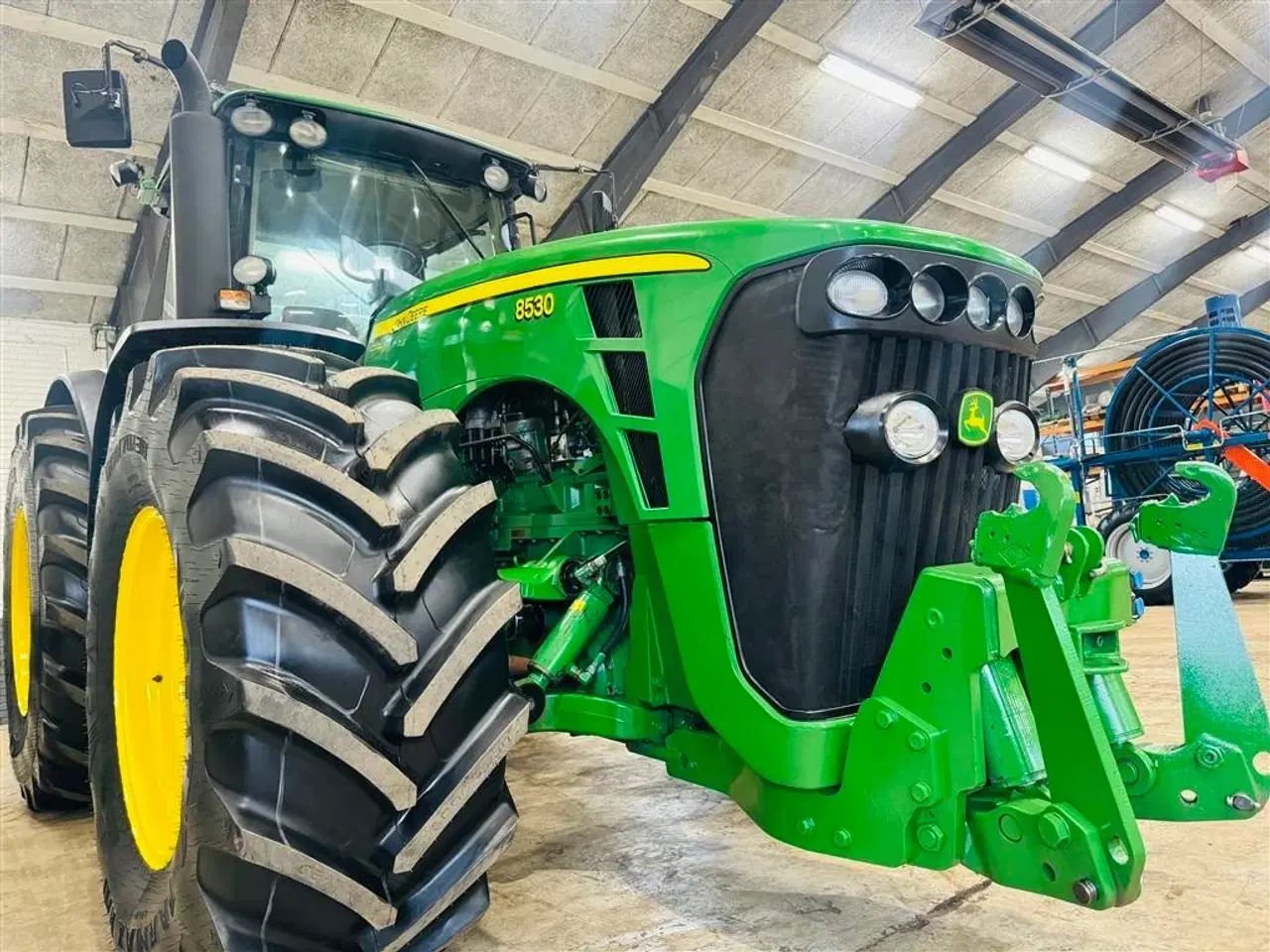 Billede 8 - John Deere 8530 Autopower Monteret med luft, frontlift og står på nye dæk.