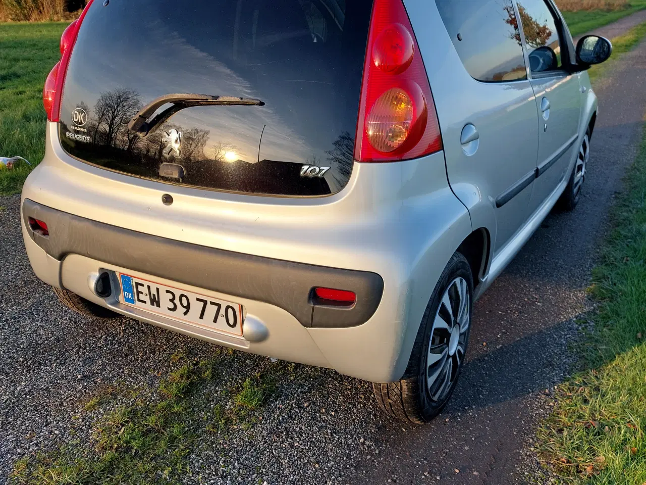 Billede 3 - Peugeot 107 1,0 benzin årgang 2011. Frisk nysynet.