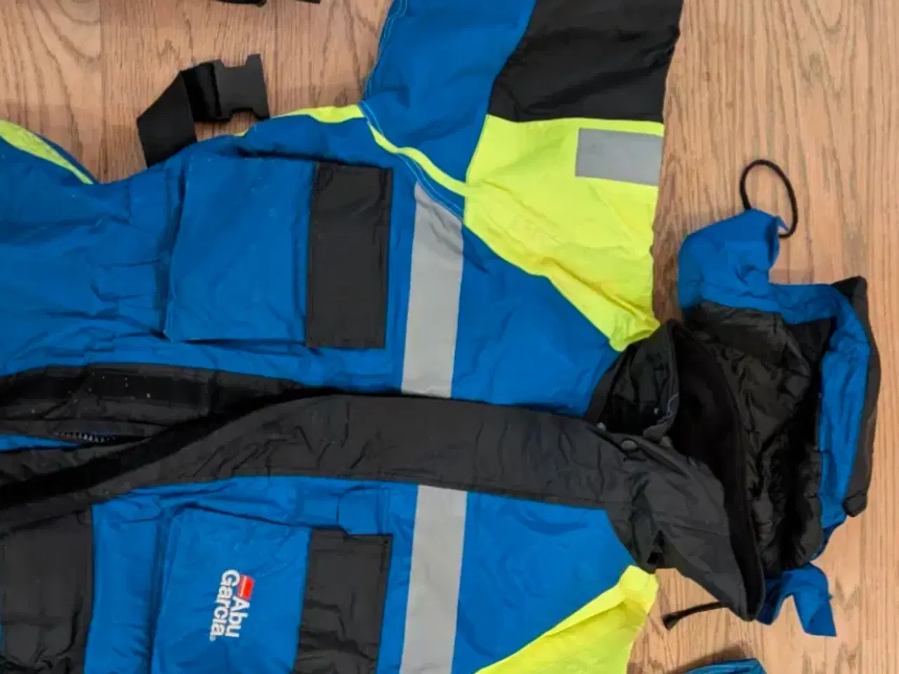 Billede 3 - flydedragt + vandtæt taske