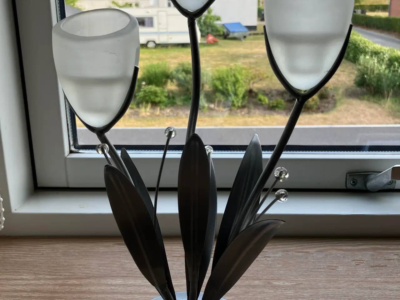 Billede 2 - Lysestager i jern og glas form som tulipan