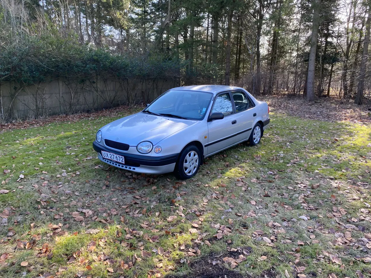 Billede 1 - Toyota Corolla 1.3 4d sølvmetal