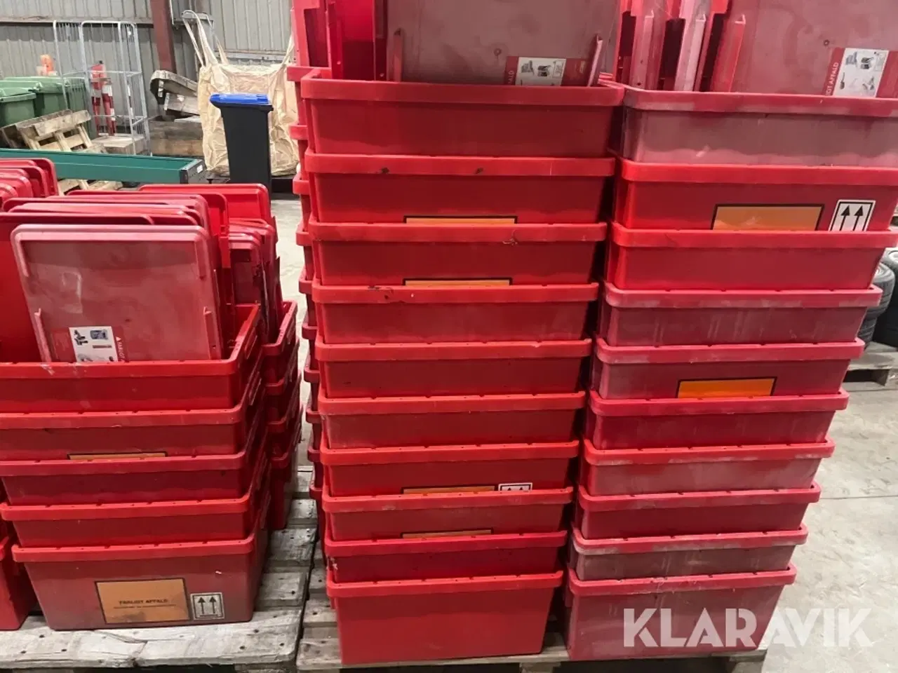 Billede 3 - Røde plastkasser Med låg 42liter 70 styk