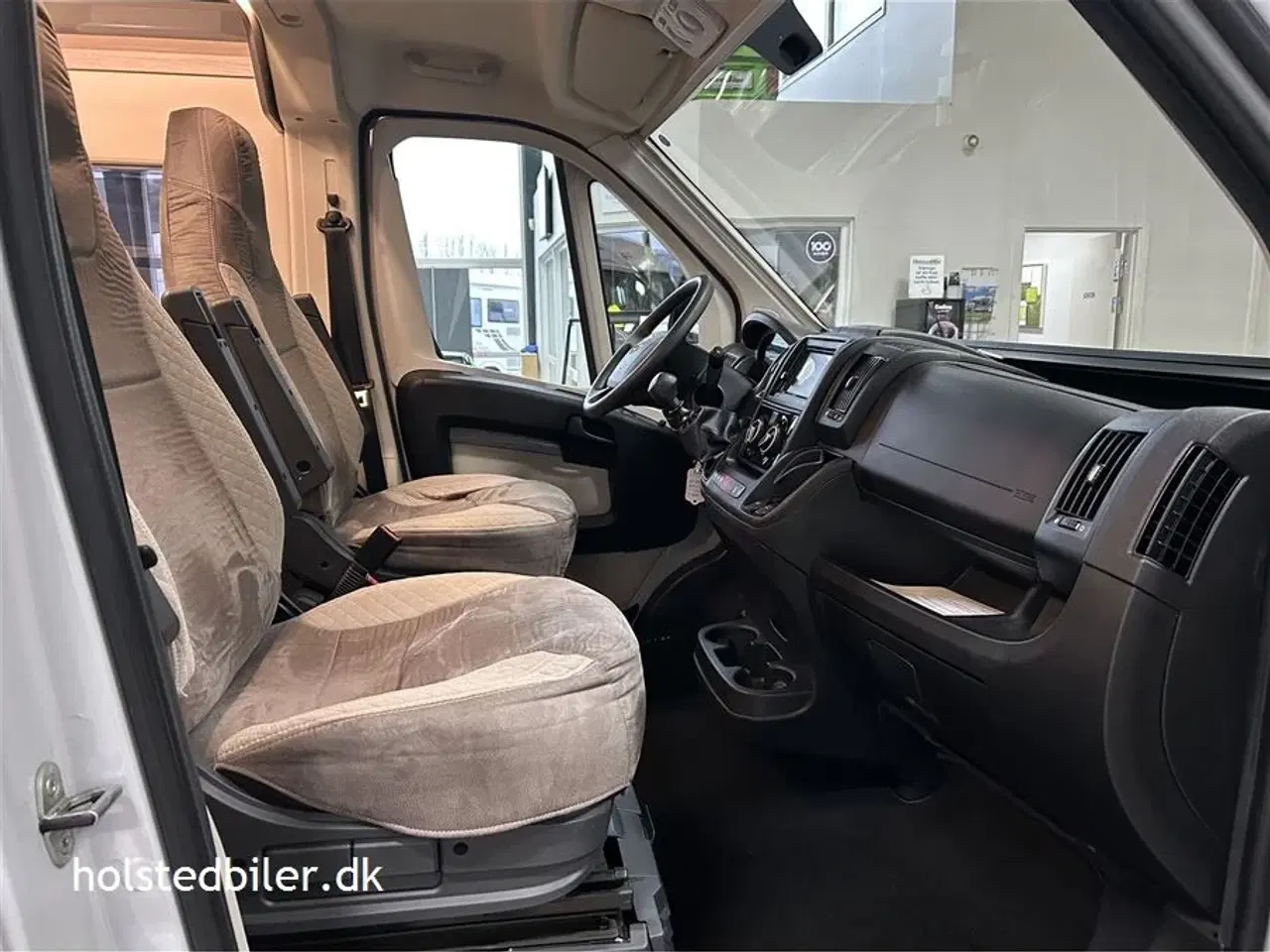 Billede 7 - 2019 - Chausson Twist V697   2 senge og udstyr