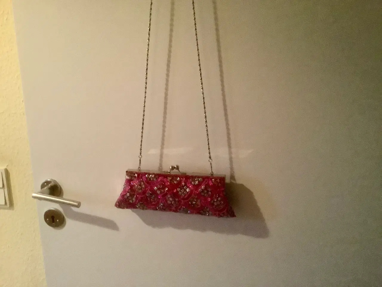 Billede 4 - Flot skuldertaske med palietter og perler.