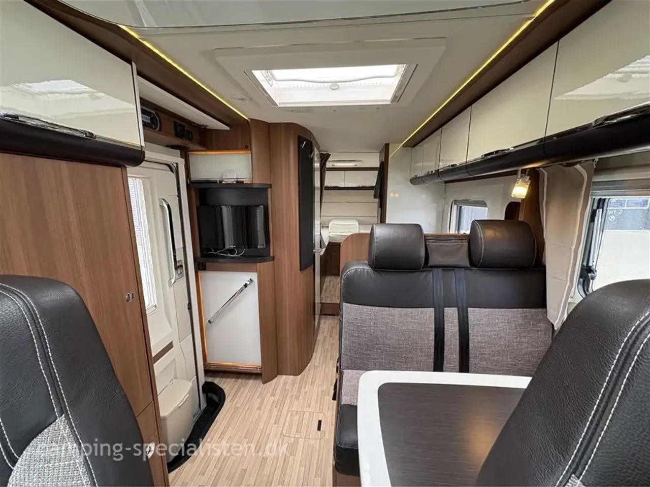 Billede 8 - 2017 - LMC Cruiser Premium   LMC Cruiser Premium T 681 G fra 2017 - rigtig fin autocamper - kan nu ses hos Camping-Specialisten.