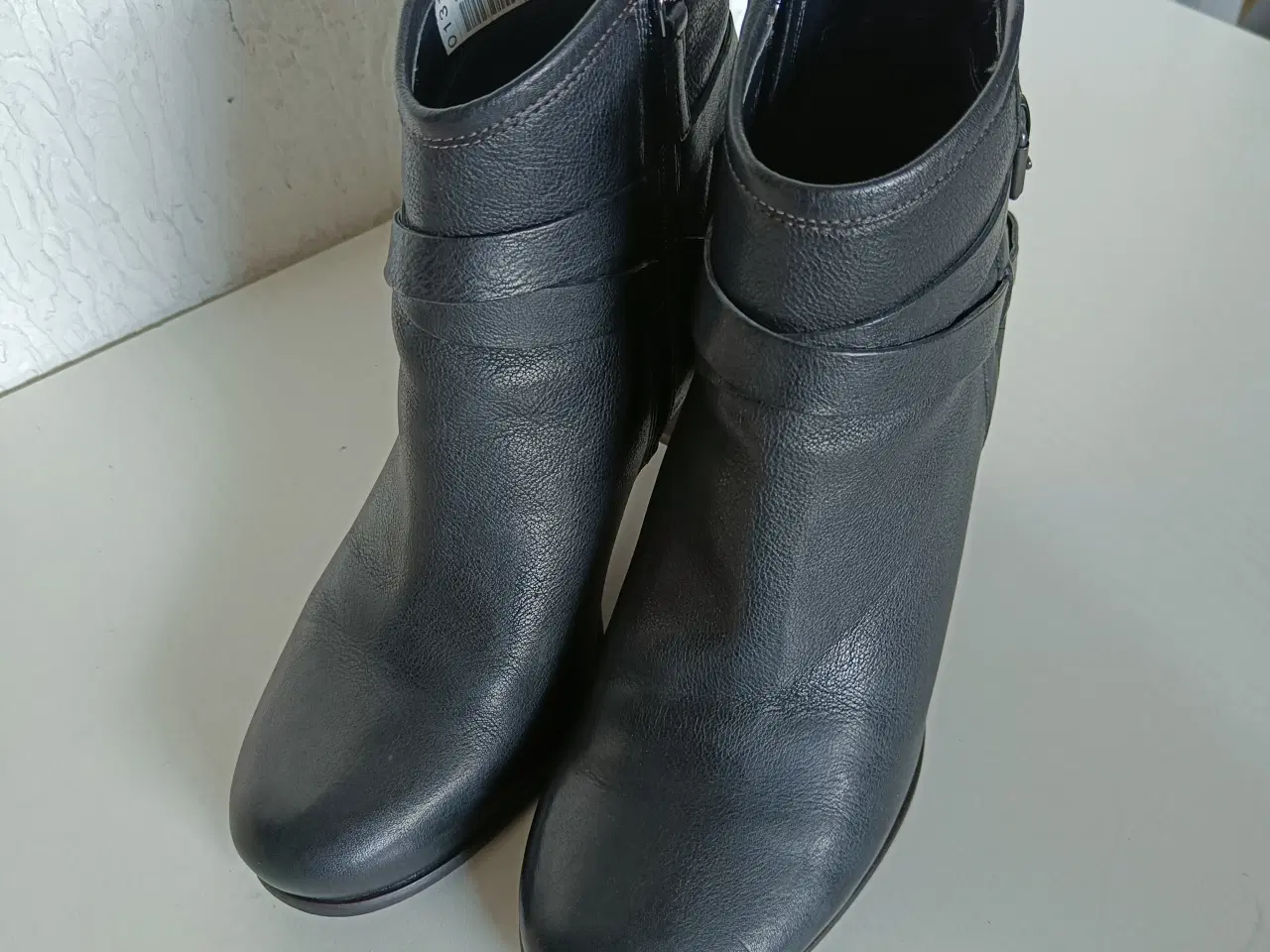 Billede 1 - Ecco sort læder sko 39str 