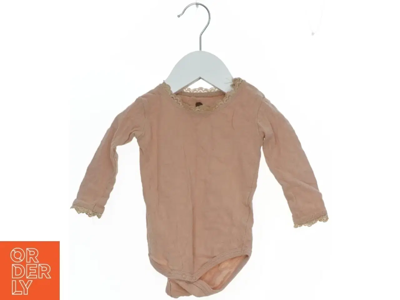 Billede 1 - Langærmet rosa bodystocking med blondekant fra En Fant (str. 62)