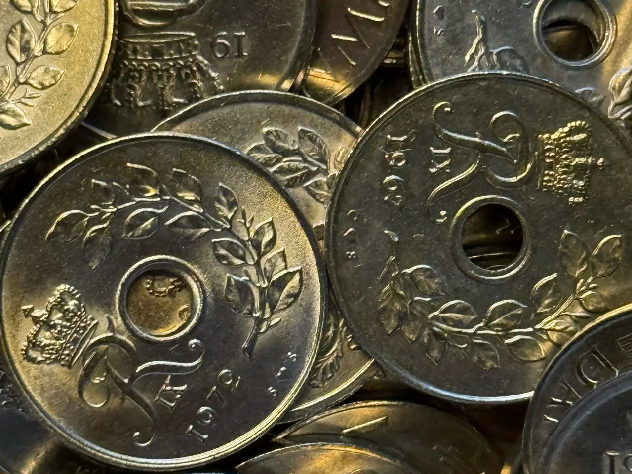 Billede 10 -  5 kg 25 øre med eller uden hul