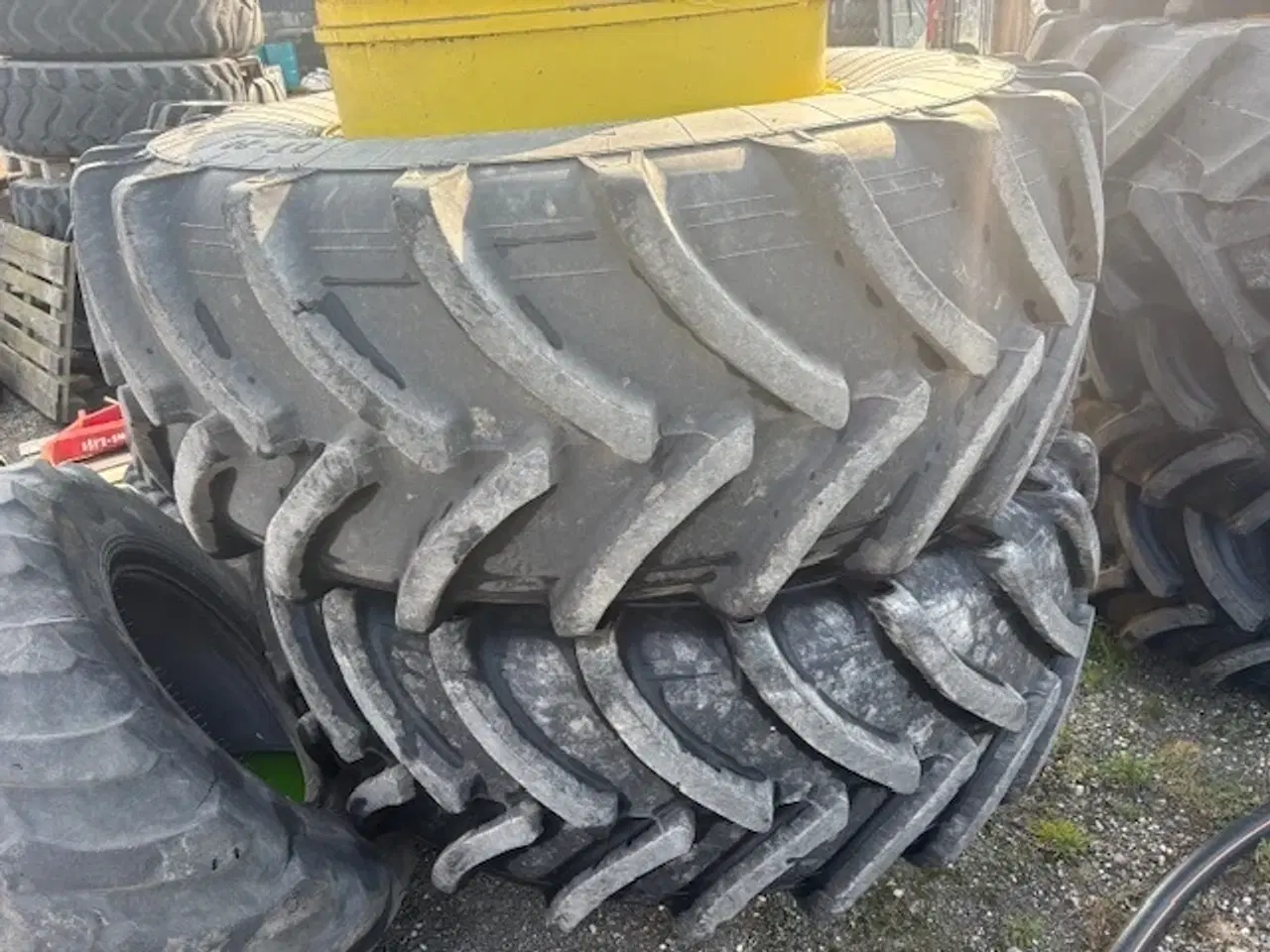 Billede 1 - Dneproshina 710/70 R38 90% DÆK.