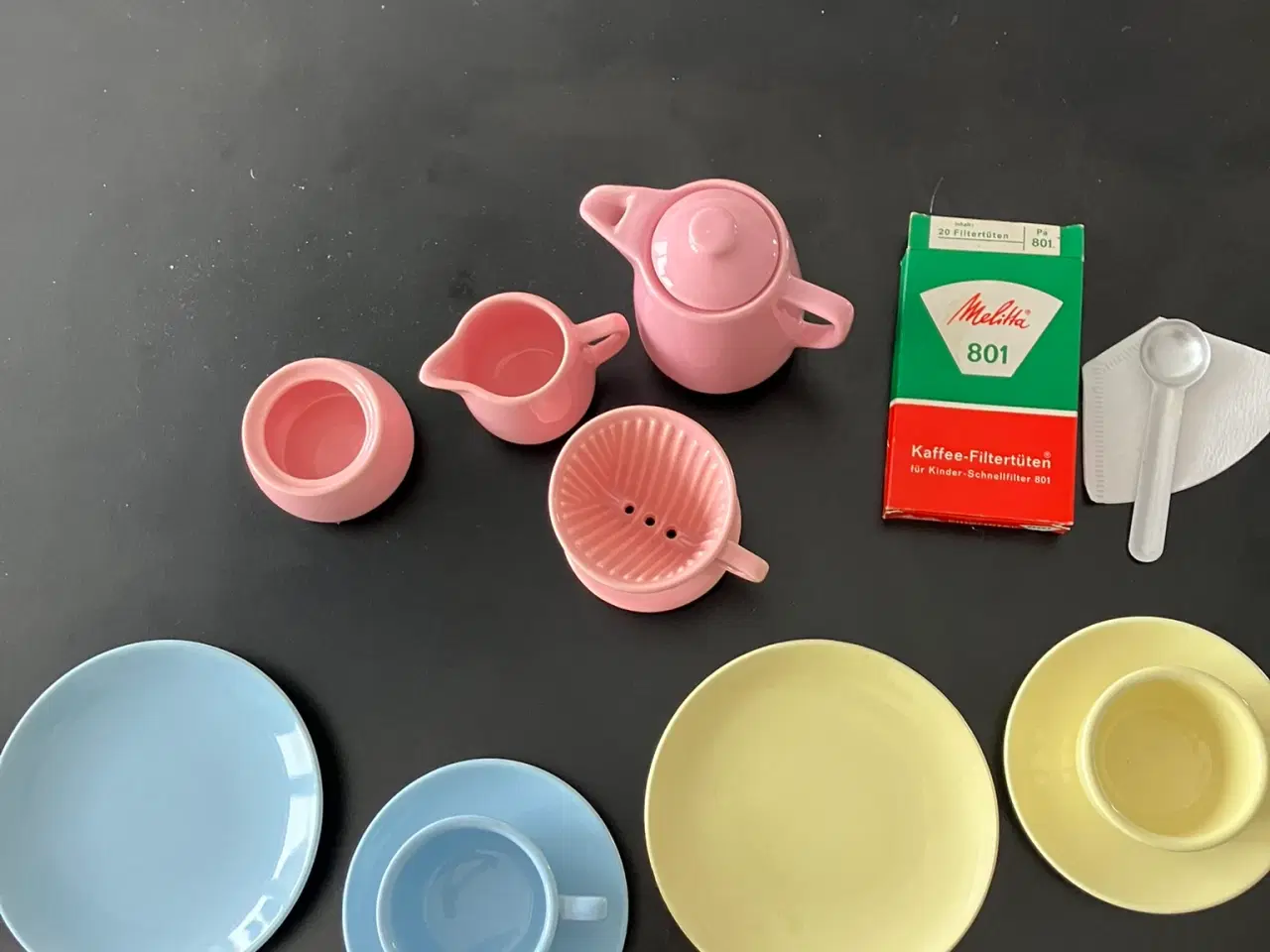 Billede 6 - Dukke kaffestel, mærket Melitta.