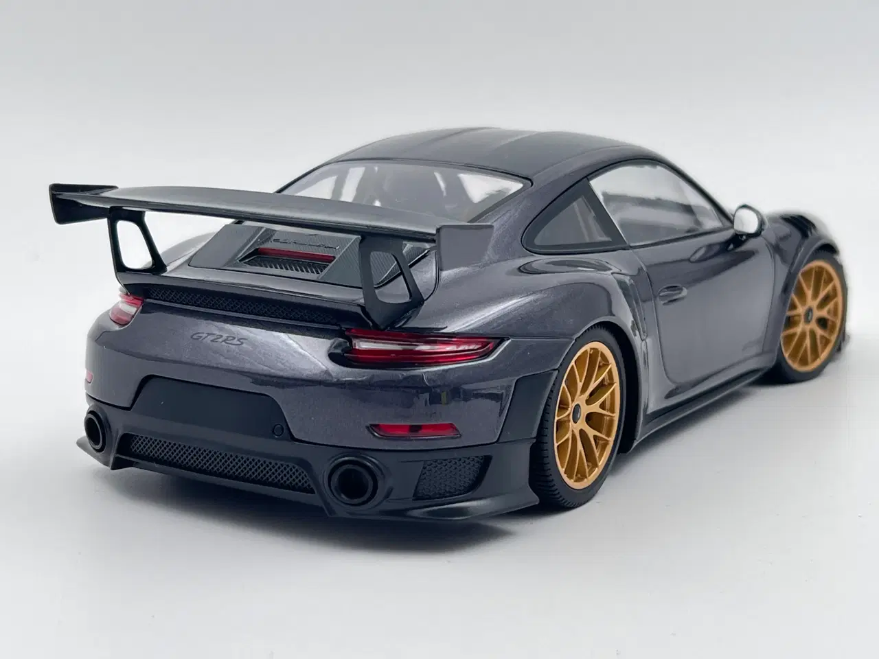 Billede 5 - 2018 Porsche 911 GT2 RS Weissarch Package - 1:18