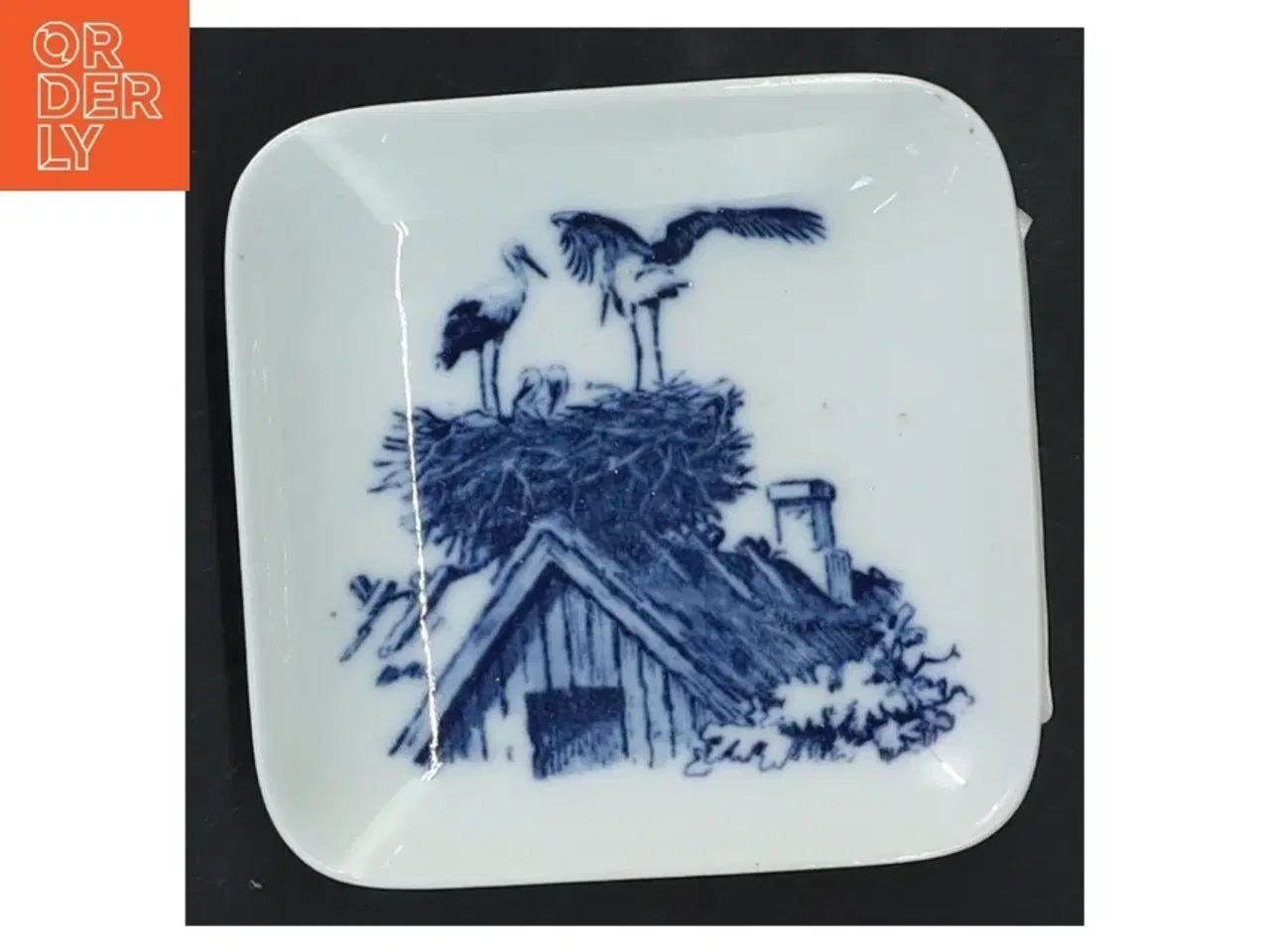 Billede 1 - Porcelænsdekoration med storkemotiv fra Royal Copenhagen (str. 8x8x2 cm)