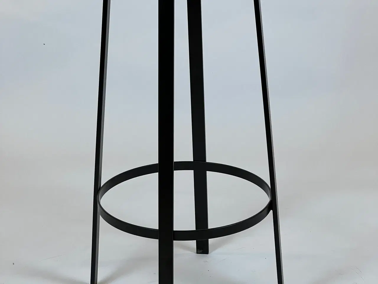 Billede 1 - Barstol i sortlakeret metal, sæt af 2 styk