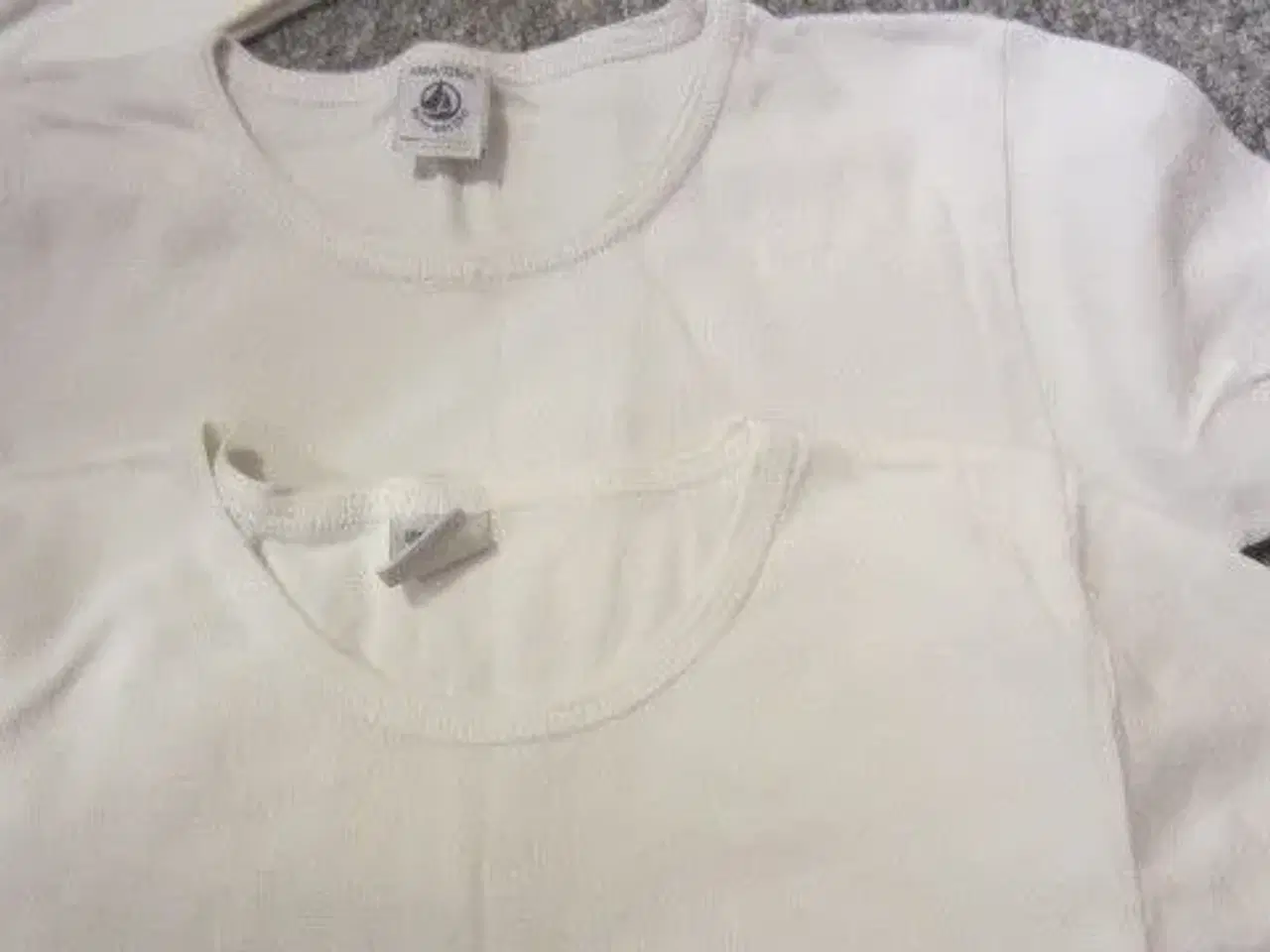 Billede 3 - Str. 9-10 år, langærmet + t-shirts PETIT BATEAU