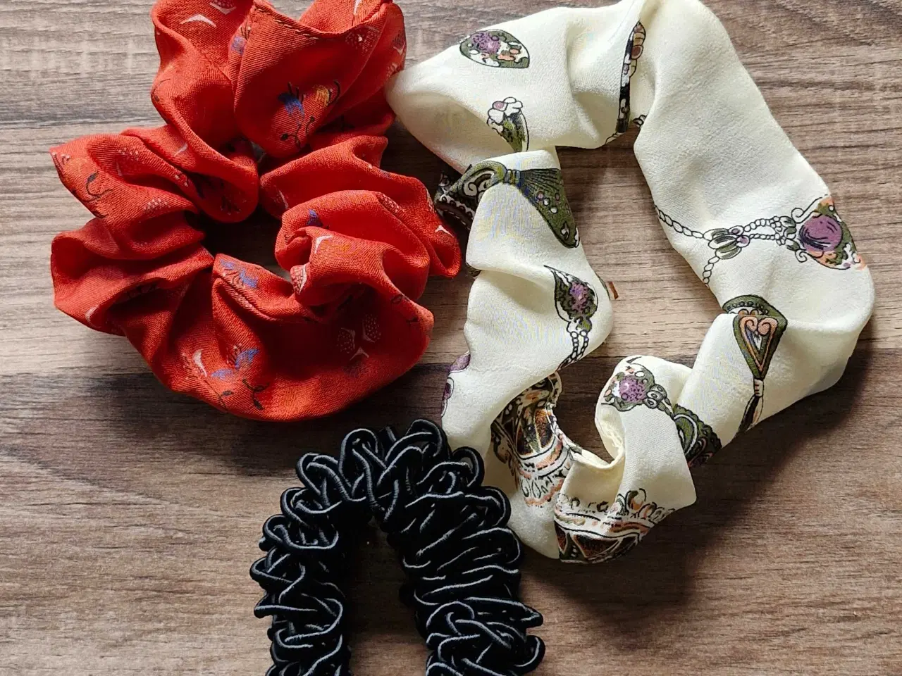 Billede 2 - Hår pynt 10 dele