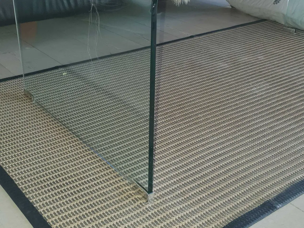 Billede 4 - Stilfuldt sofabord i hærdet glas