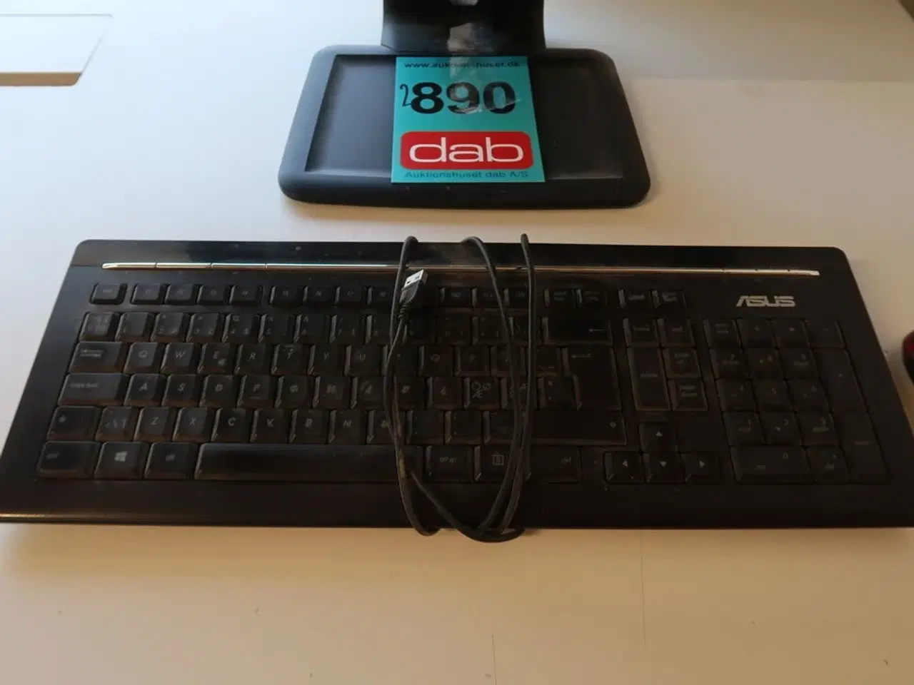 Billede 2 - HP Compaq LA2205wg 22" skærm + keyboard, mus m.m.