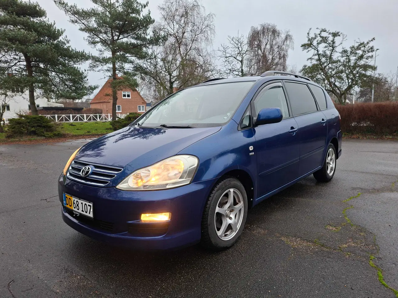 Billede 1 - Toyota Sportsvan - Nysynet, nedvejet og lav km.