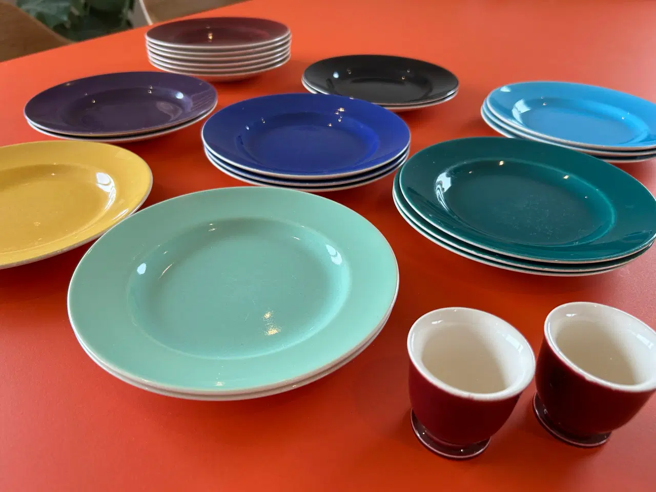 Billede 3 - Confetti Aluminia - 22 kagetallerkner og 2 æggebæg